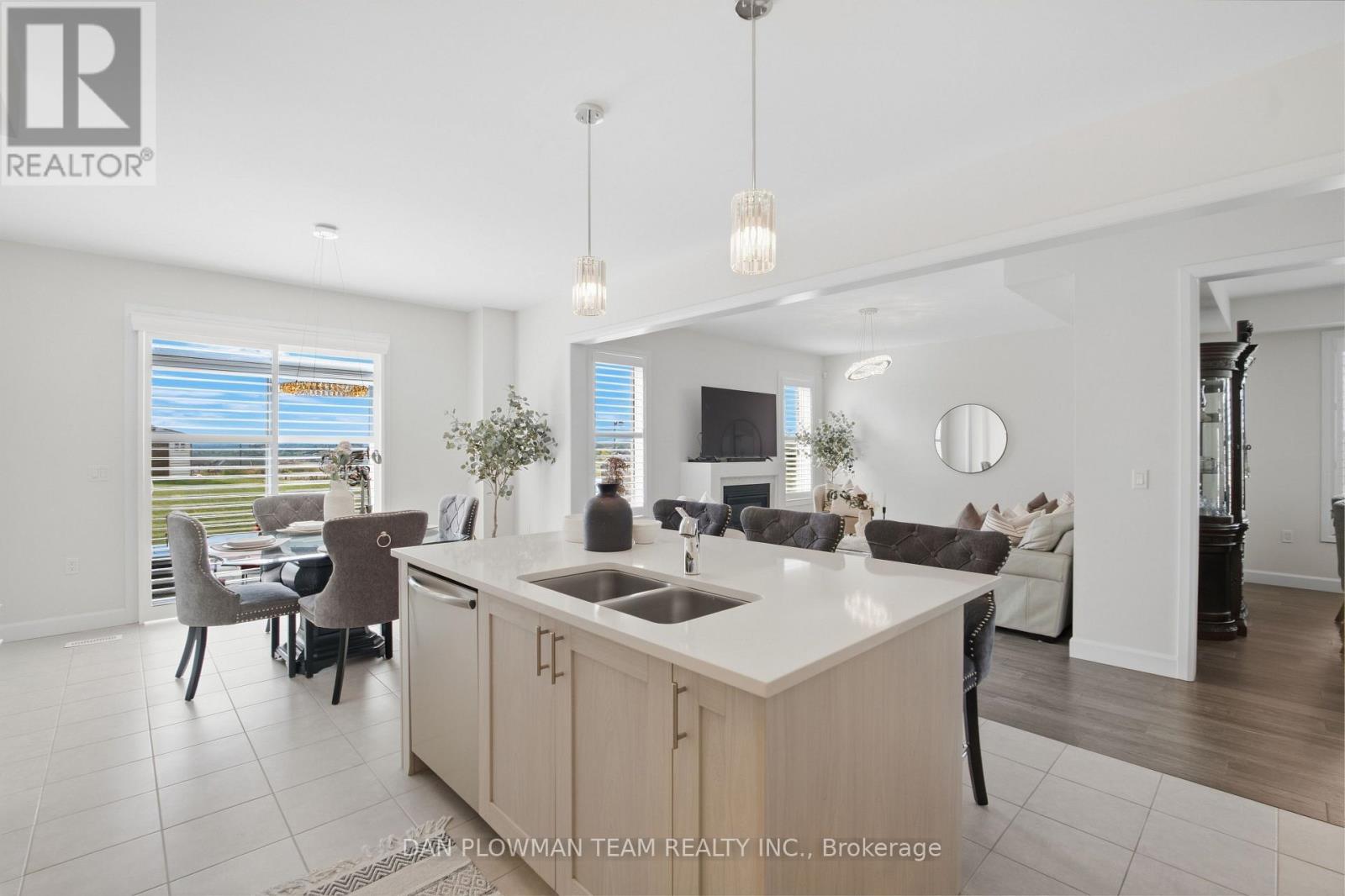 713 LATIMER WAY - Image 17