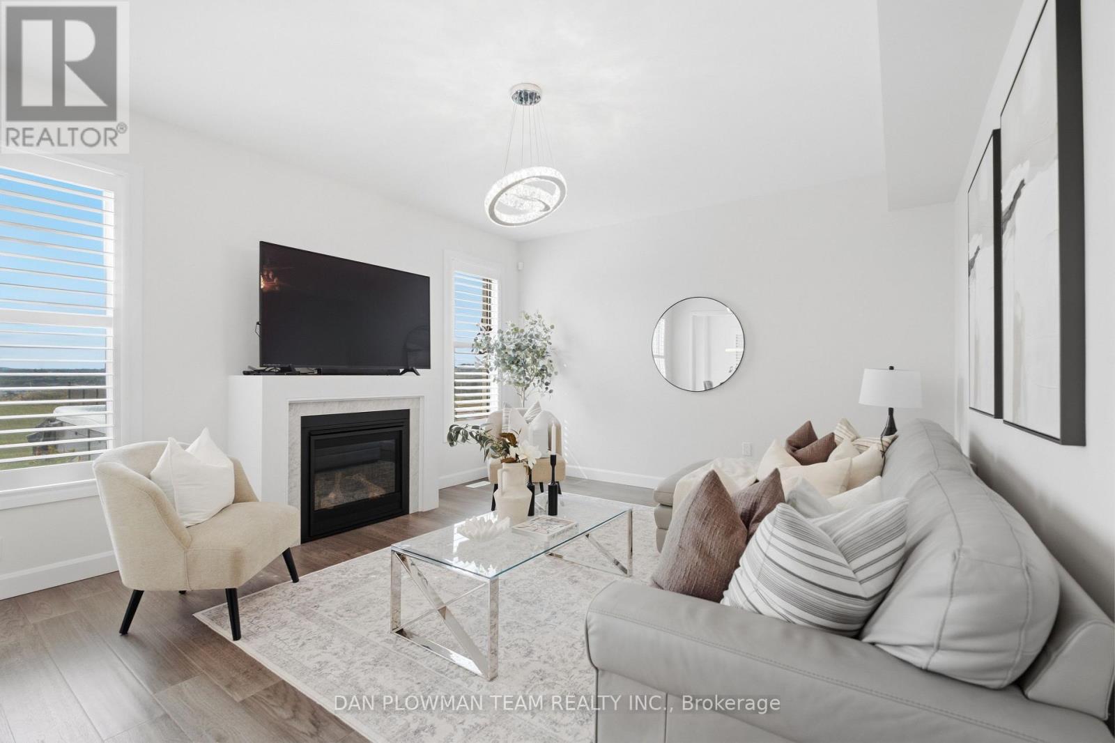 713 LATIMER WAY - 20