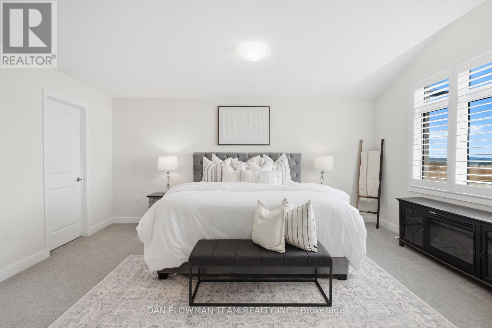 713 LATIMER WAY - Image 25