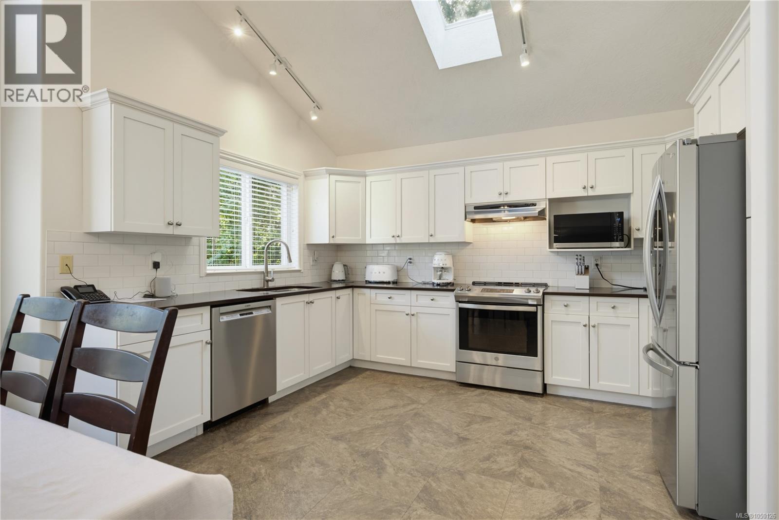 836 Glengarry Cres - 19