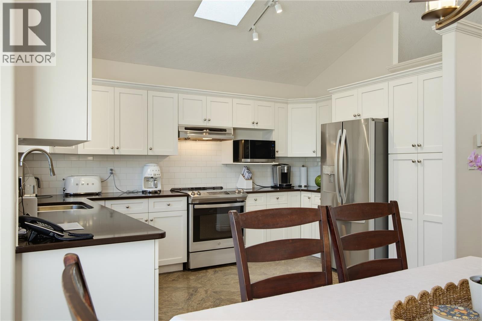 836 Glengarry Cres - 16