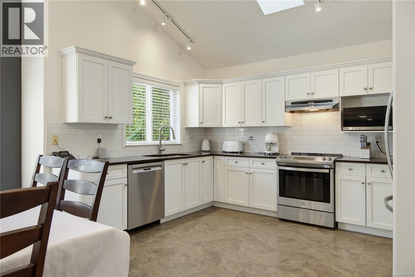 836 Glengarry Cres - 18