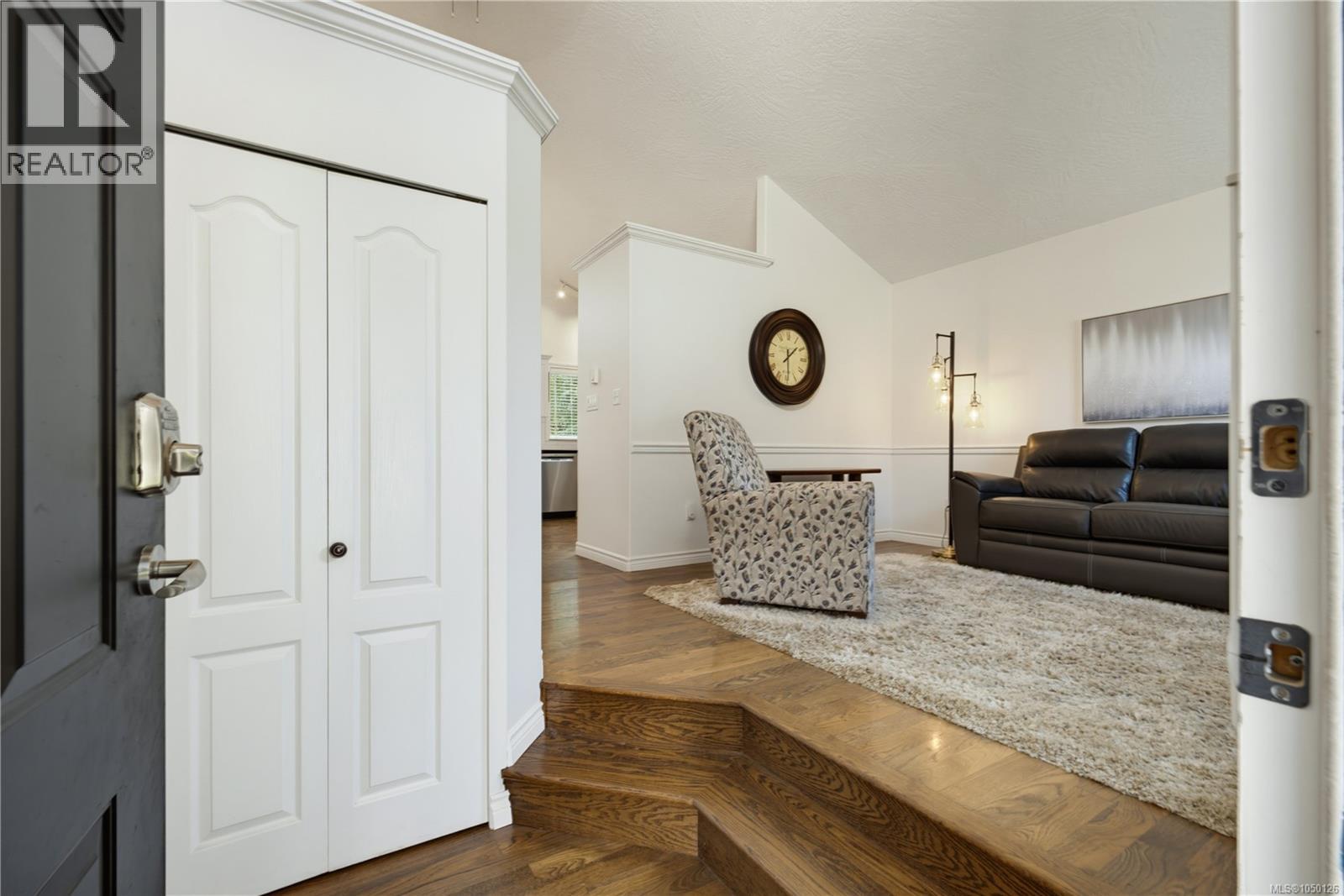 836 Glengarry Cres - Image 9