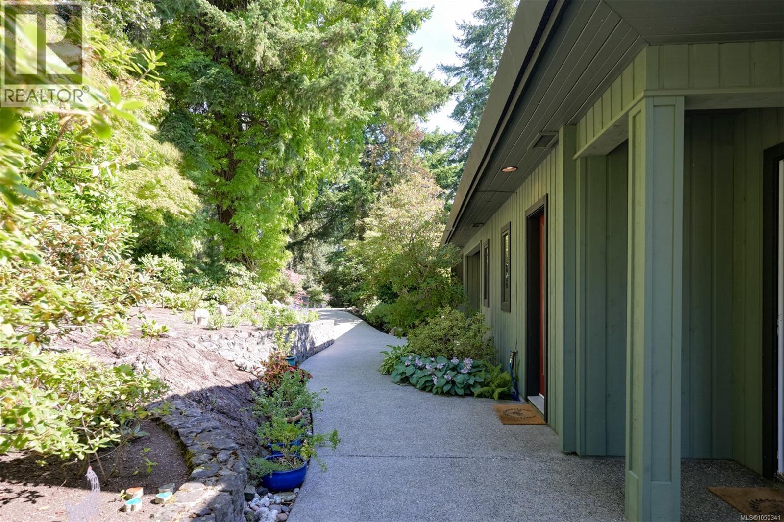  1682 Charlton Road, Saanich