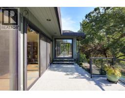 1682 Charlton Rd, Saanich, BC V9E2C9 Photo 38