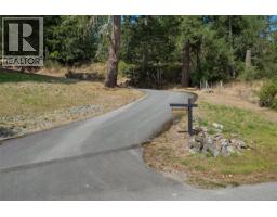 1682 Charlton Rd, Saanich, BC V9E2C9 Photo 80