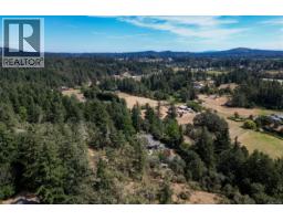 1682 Charlton Rd, Saanich, BC V9E2C9 Photo 96