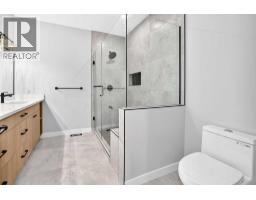 Primary Bedroom - 14 Napoleon Meadows Way, Innisfail, AB T4G0N6 Photo 17