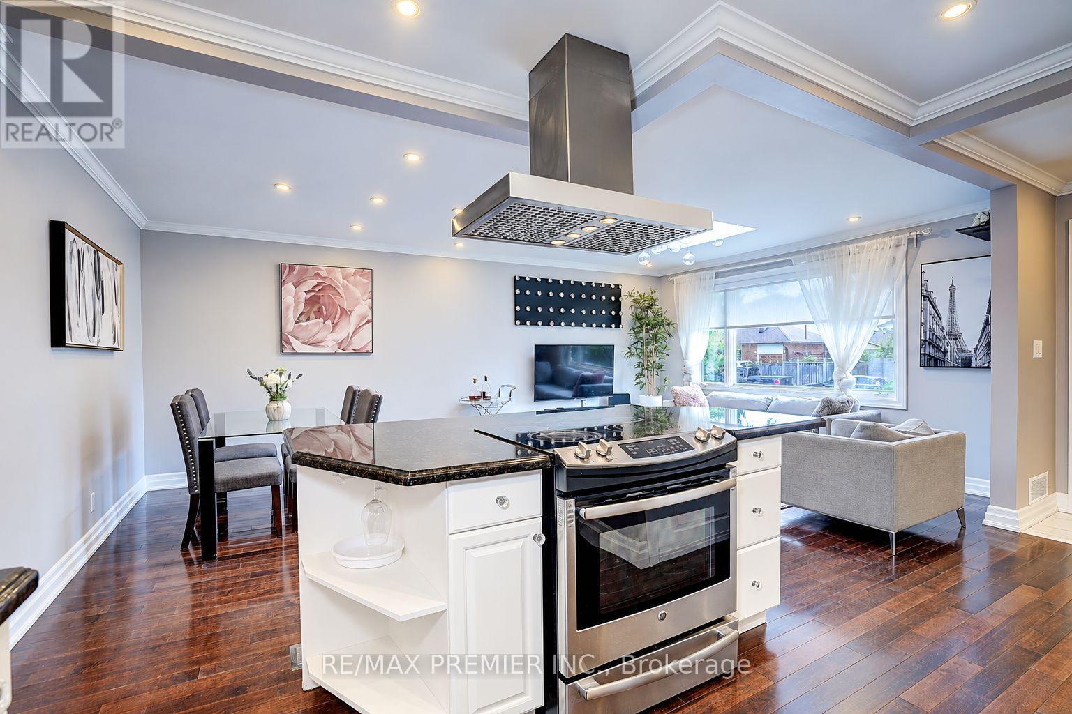 445 SELSEY DRIVE - Image 32