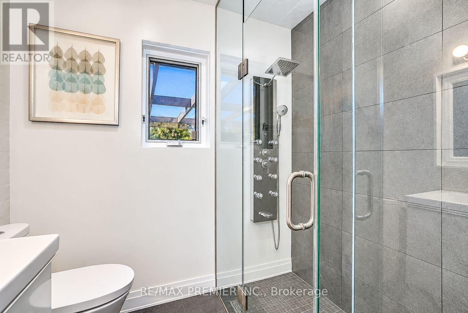 445 SELSEY DRIVE - Image 35
