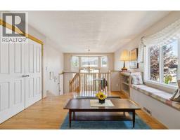 Foyer - 223 Rocky Ridge Close Nw, Calgary, AB T3G4X2 Photo 6
