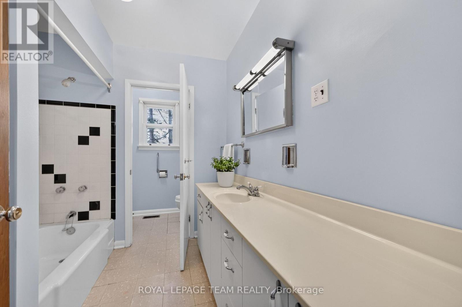 234 NAISMITH DRIVE - 30