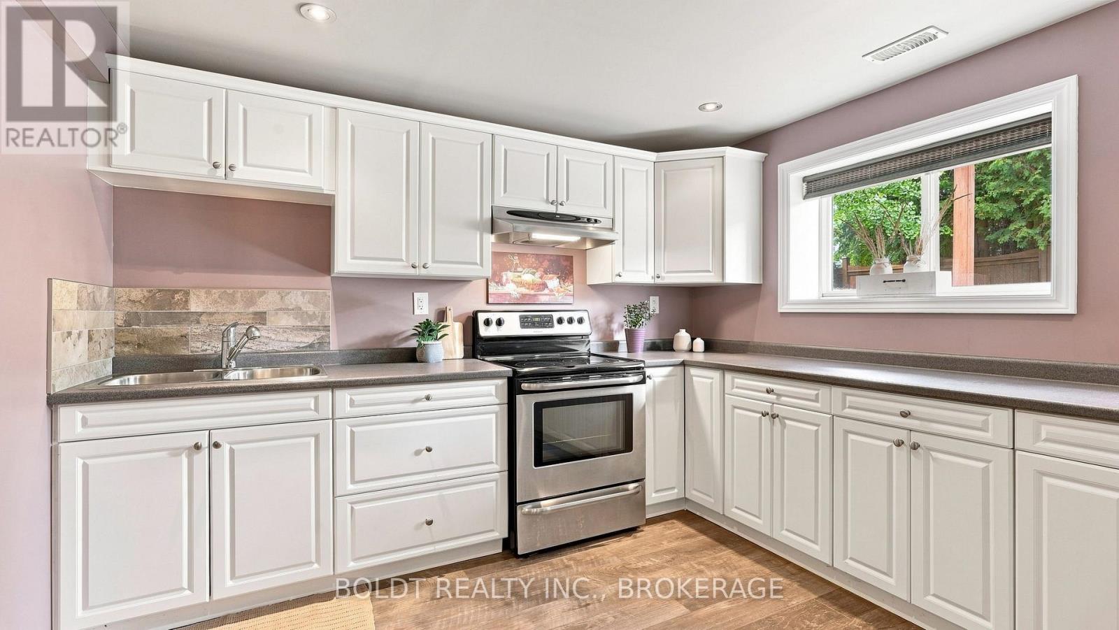 4 MASON DRIVE - Image 24