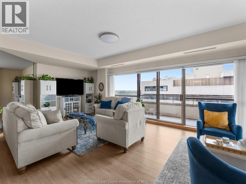 #905 5151 RIVERSIDE DRIVE East - 14