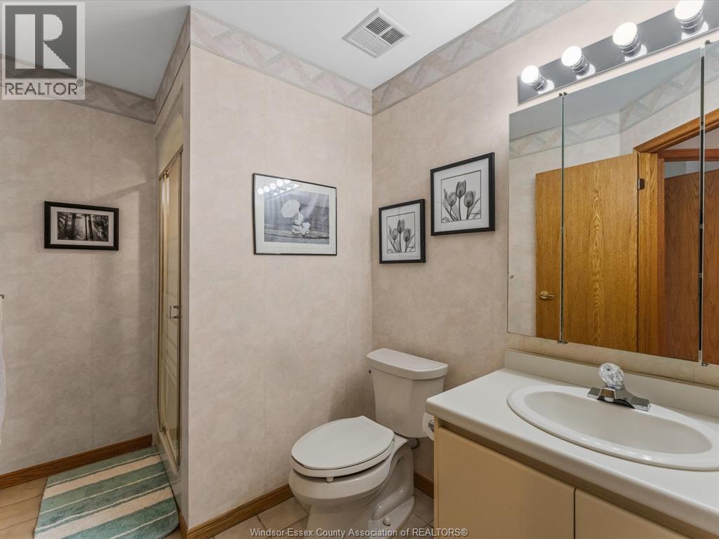#905 5151 RIVERSIDE DRIVE East - 27