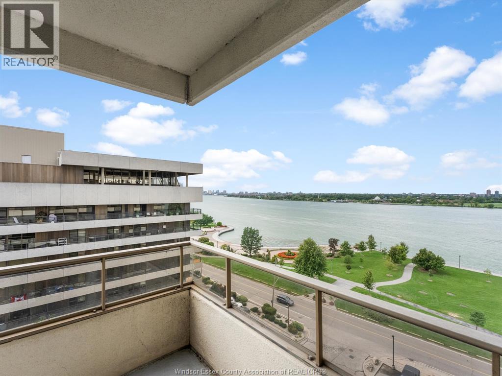 #905 5151 RIVERSIDE DRIVE East - 29