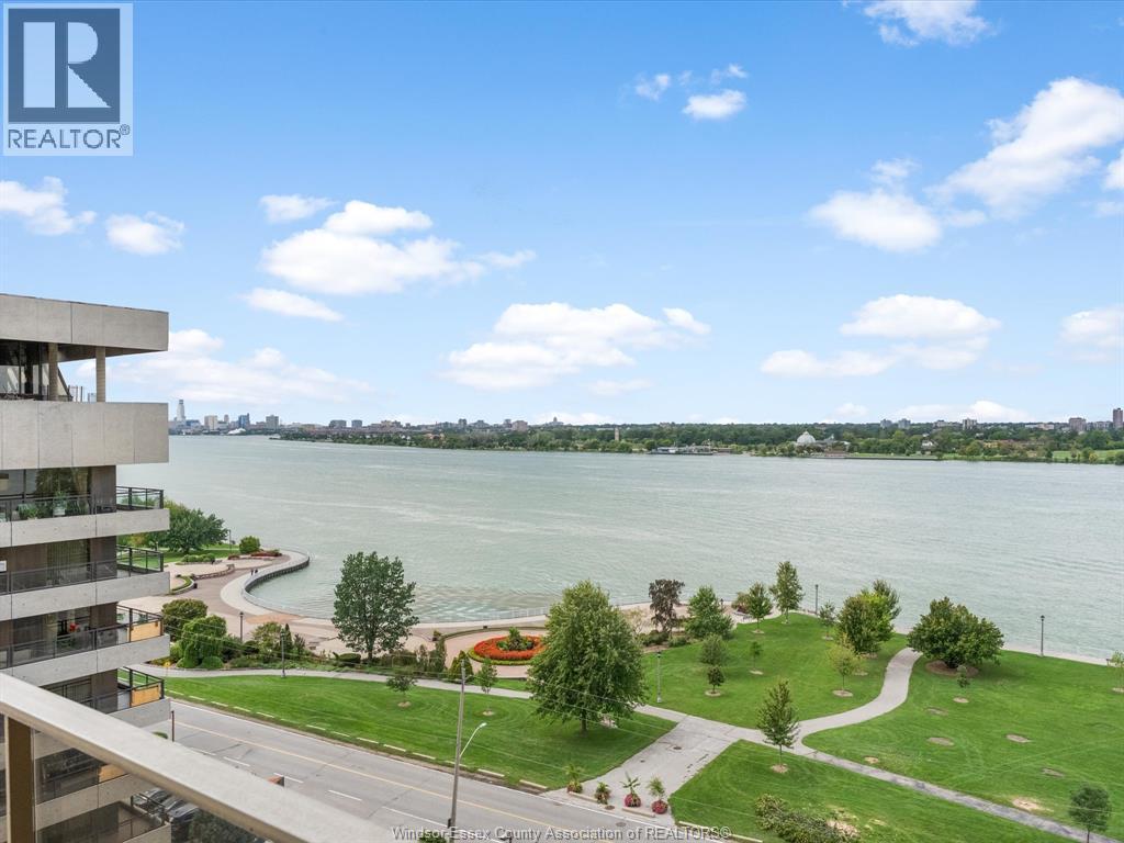 #905 5151 RIVERSIDE DRIVE East - 30
