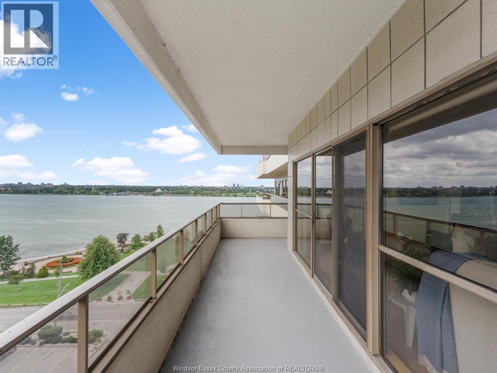 #905 5151 RIVERSIDE DRIVE East - 31