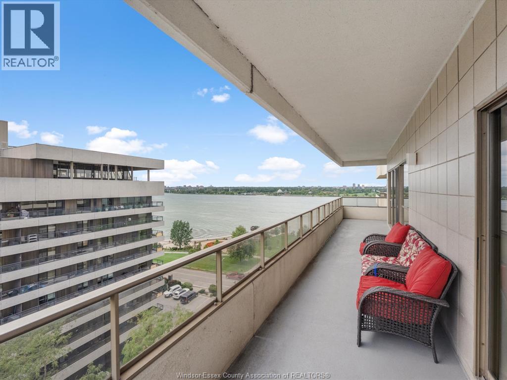 #905 5151 RIVERSIDE DRIVE East - 32