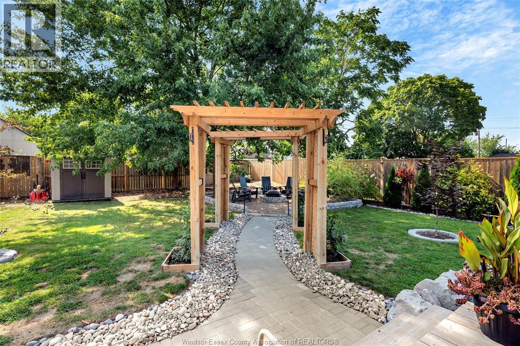 2329 MEIGHEN ROAD - 34