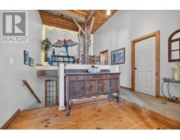 Bedroom 2 - 11233 2nd Line, Milton, ON L0P1B0 Photo 17