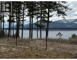 7245 Dunwaters Road, Kelowna, BC V1Z3W4 Photo 11