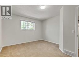 43 Shawinigan Lane Sw, Calgary, AB T2Y3B5 Photo 17