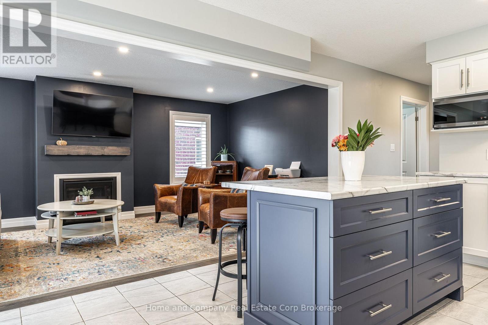 40 ROBERTSON DR DRIVE - Image 16