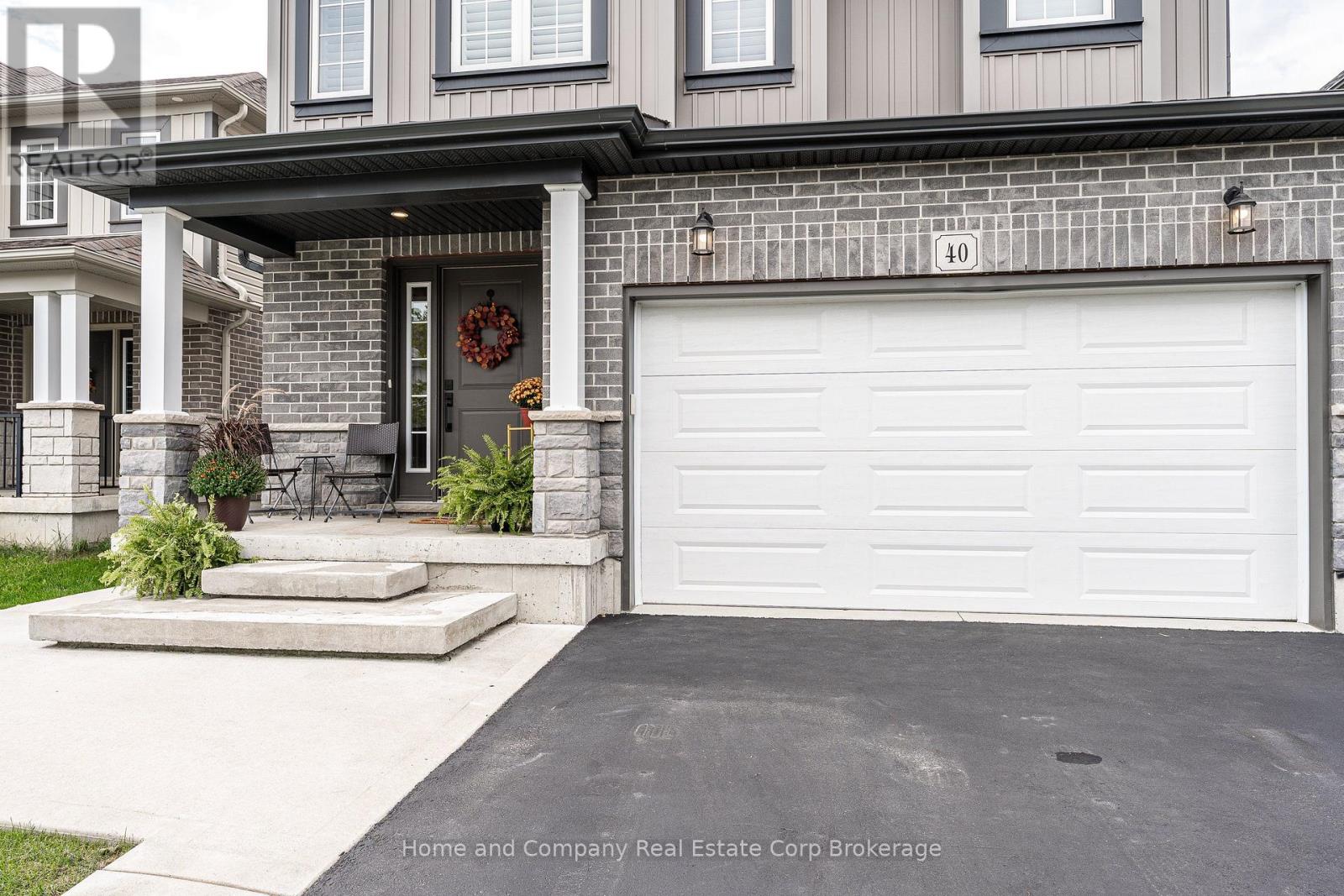 40 ROBERTSON DR DRIVE - 2