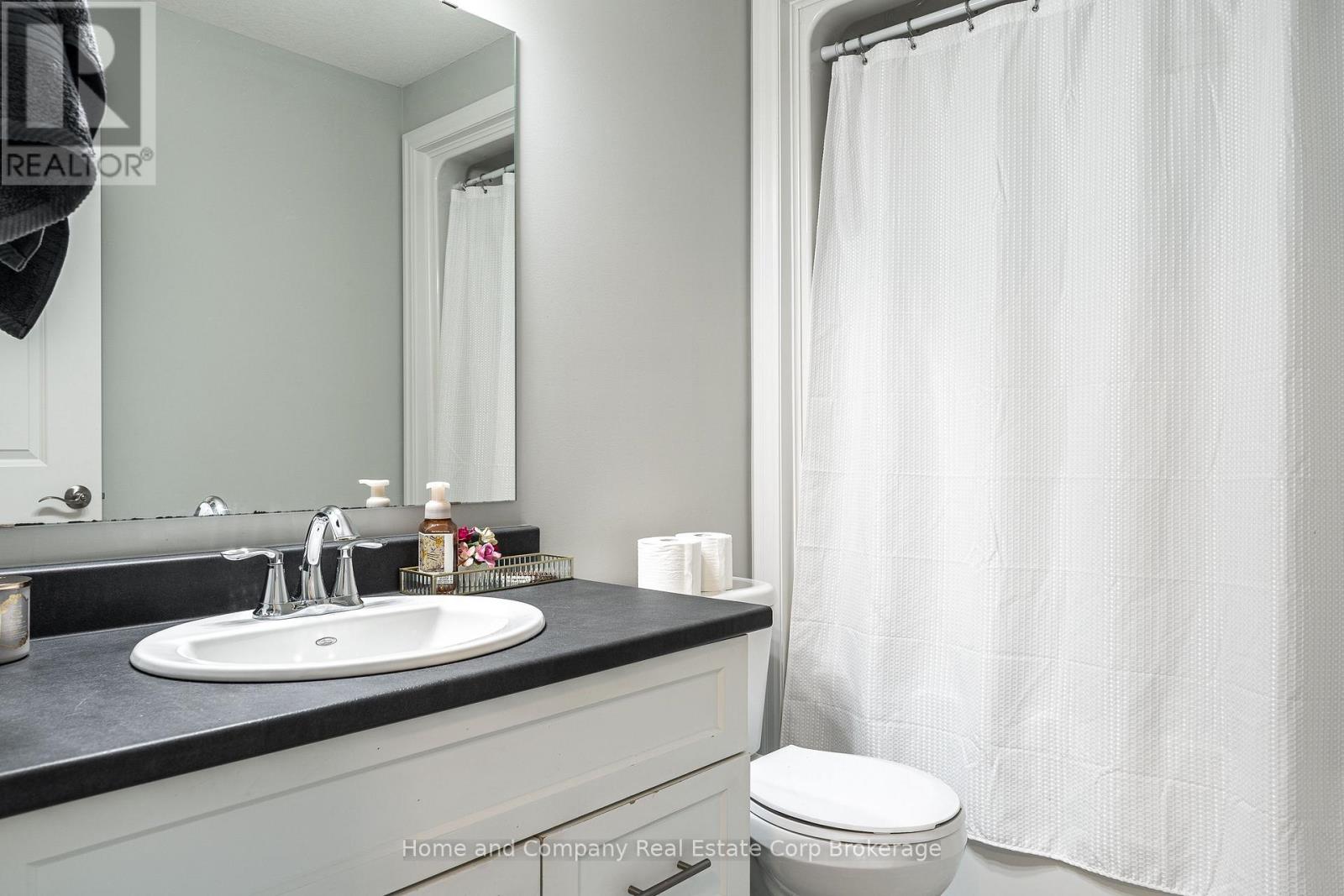 40 ROBERTSON DR DRIVE - 26