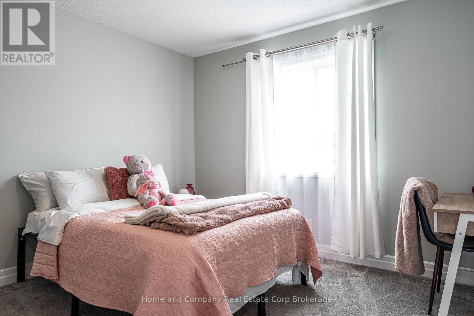 40 ROBERTSON DR DRIVE - 29