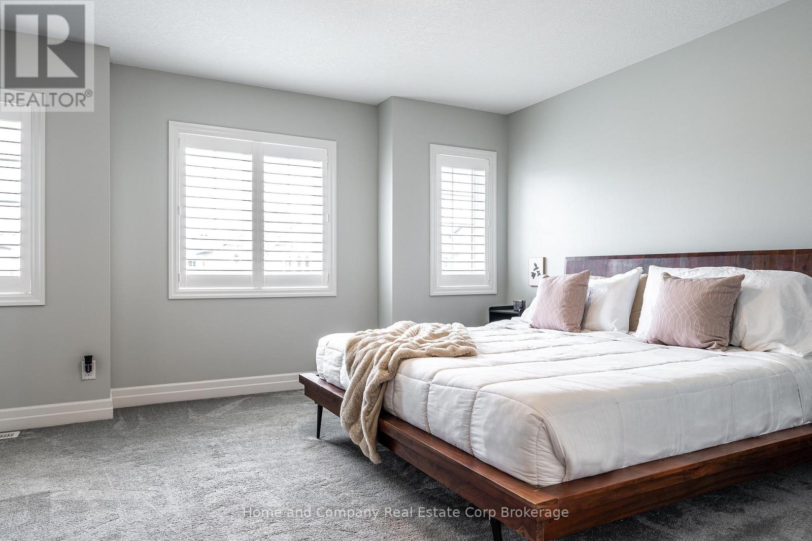 40 ROBERTSON DR DRIVE - 32