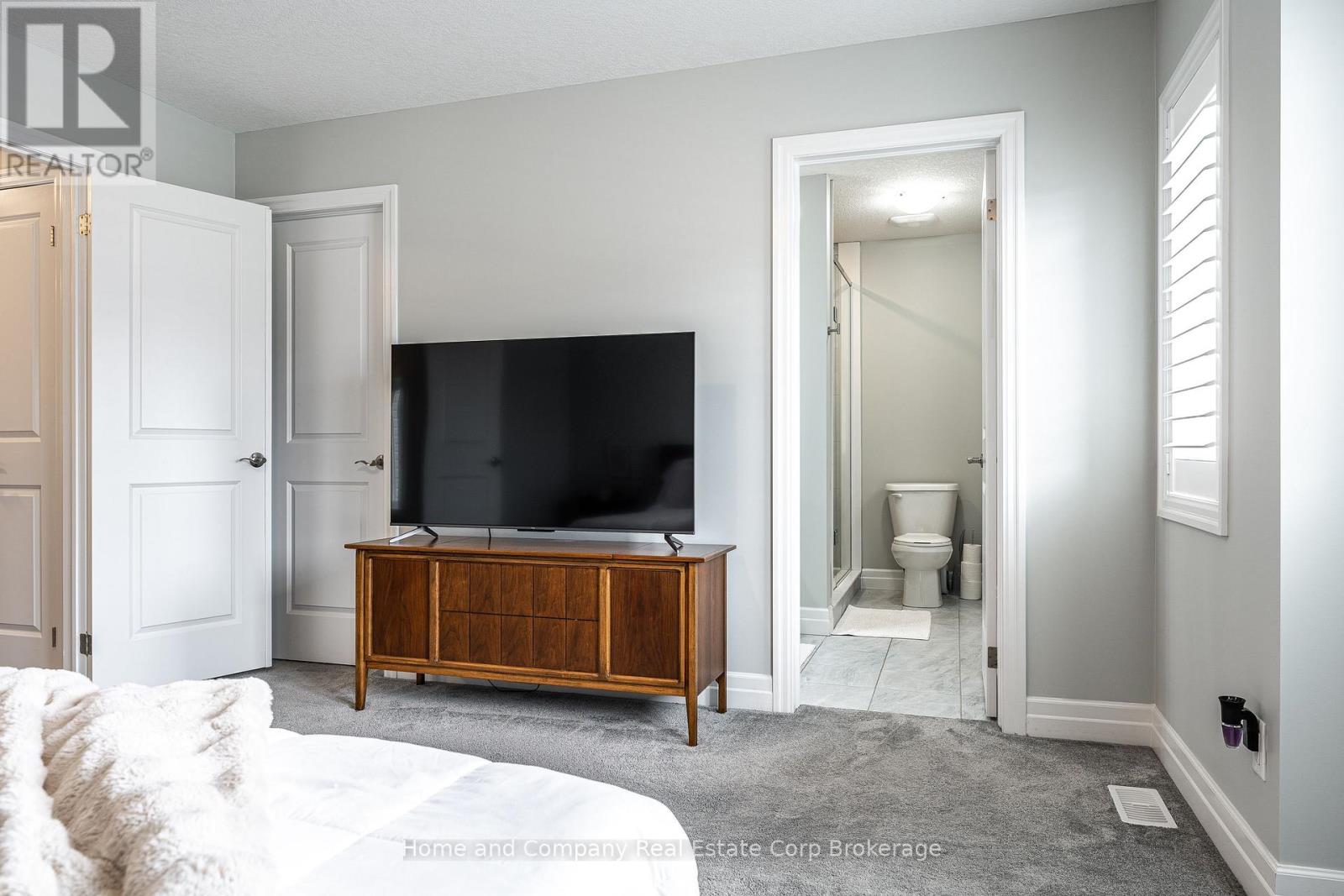 40 ROBERTSON DR DRIVE - Image 35