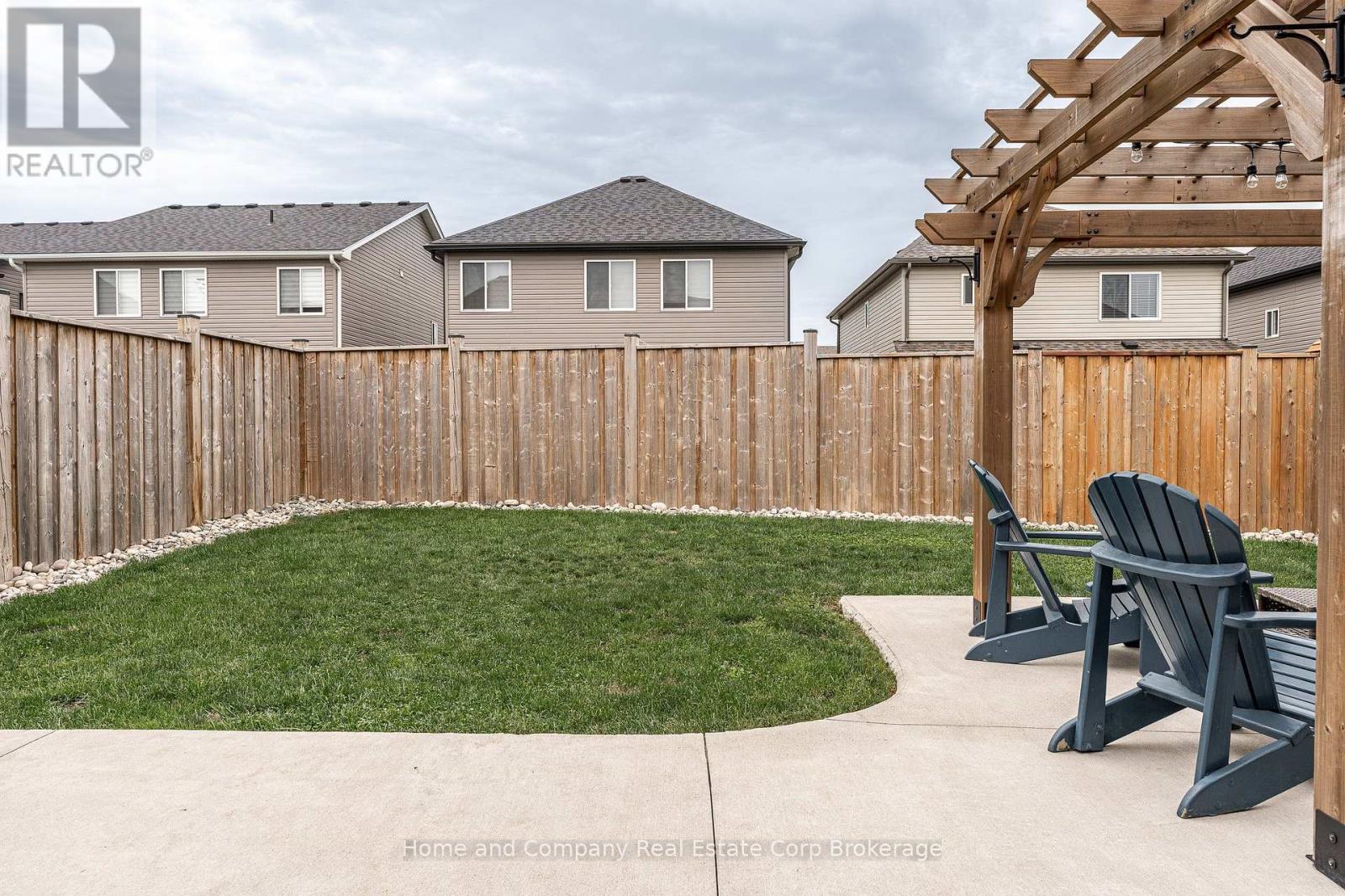 40 ROBERTSON DR DRIVE - 39