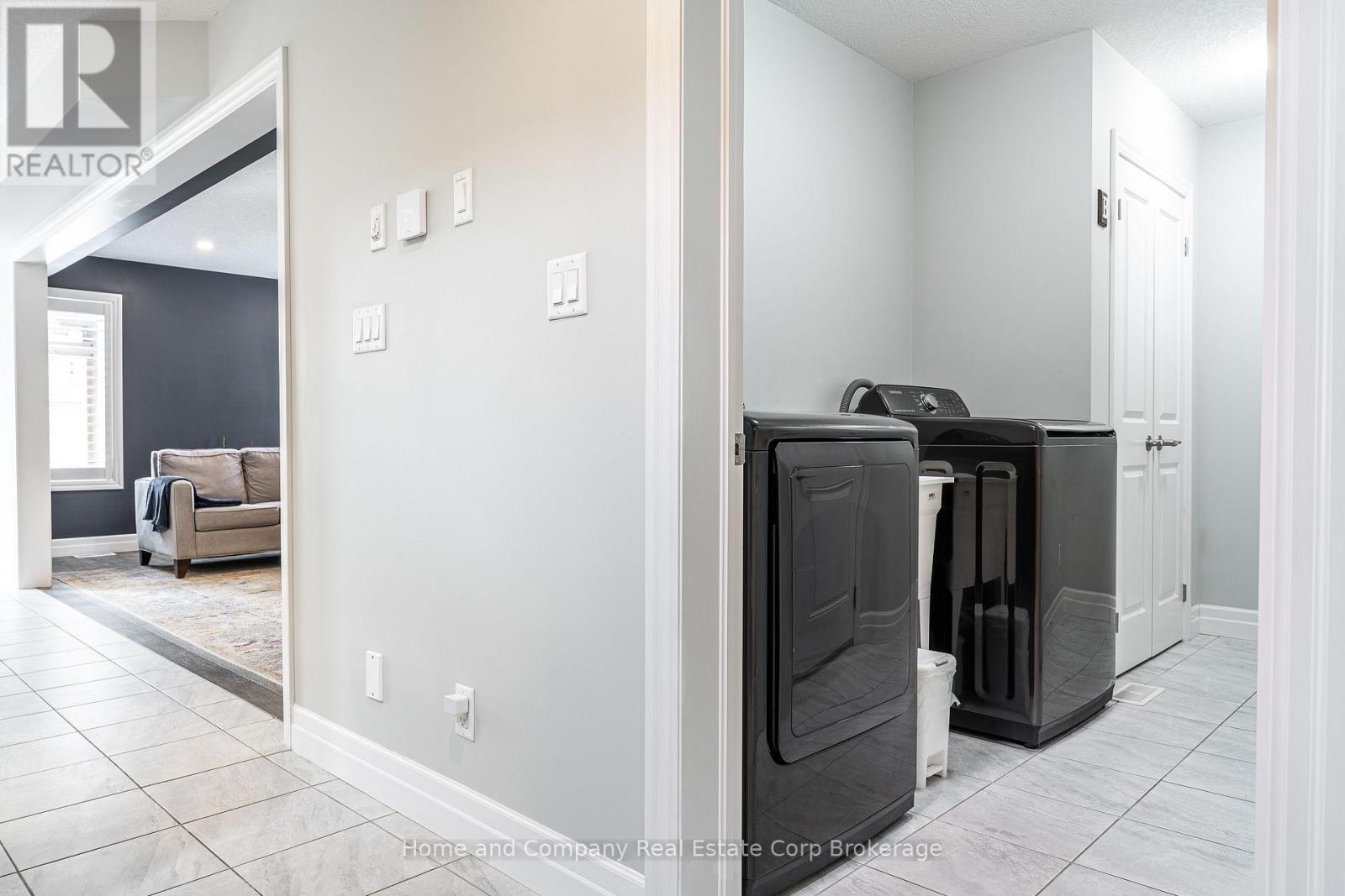40 ROBERTSON DR DRIVE - 7