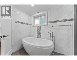 Foyer - 1055 Roseland Drive South, Windsor, ON N9G1T9 Photo 19