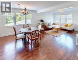 4pc Bathroom - 4311 Westview Ave, Powell River, BC V8A3J7 Photo 6