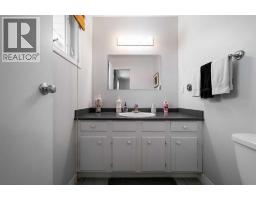 3pc Bathroom - 6304 39 Avenue, Camrose, AB T4V2Z4 Photo 12