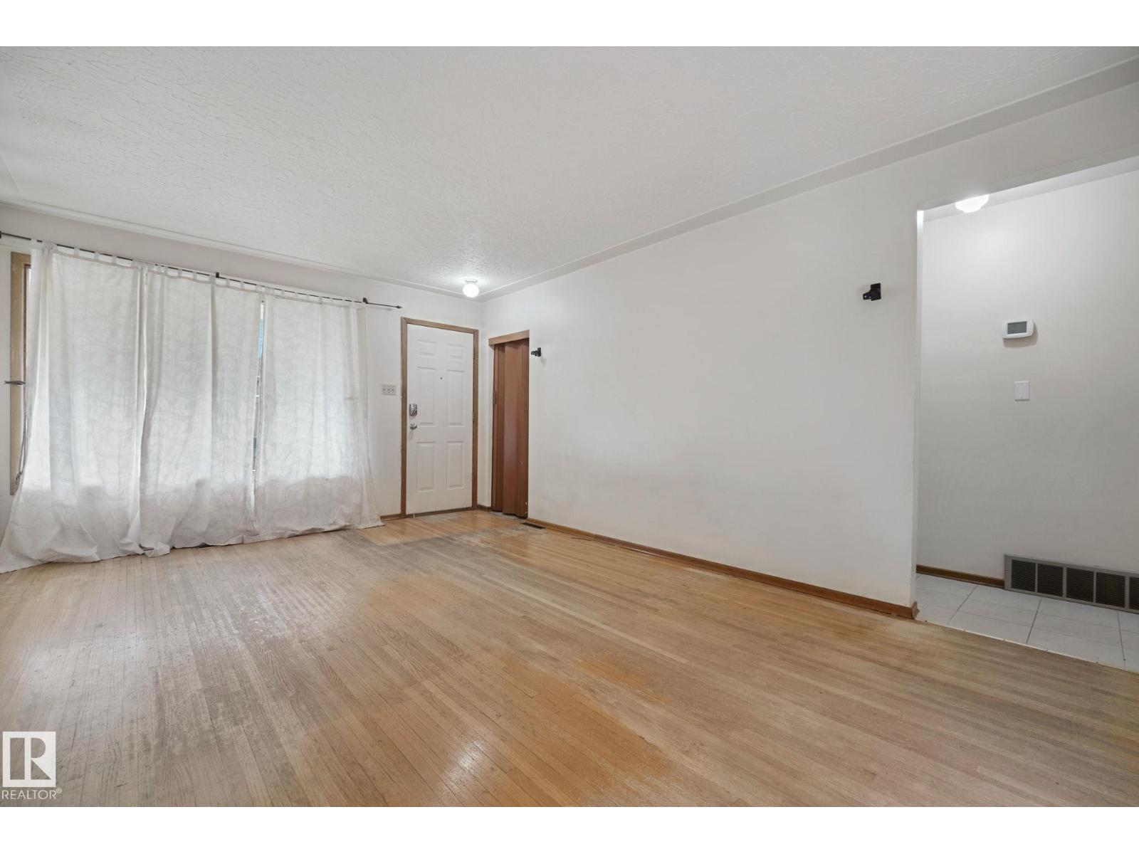11705 81 ST NW - 6