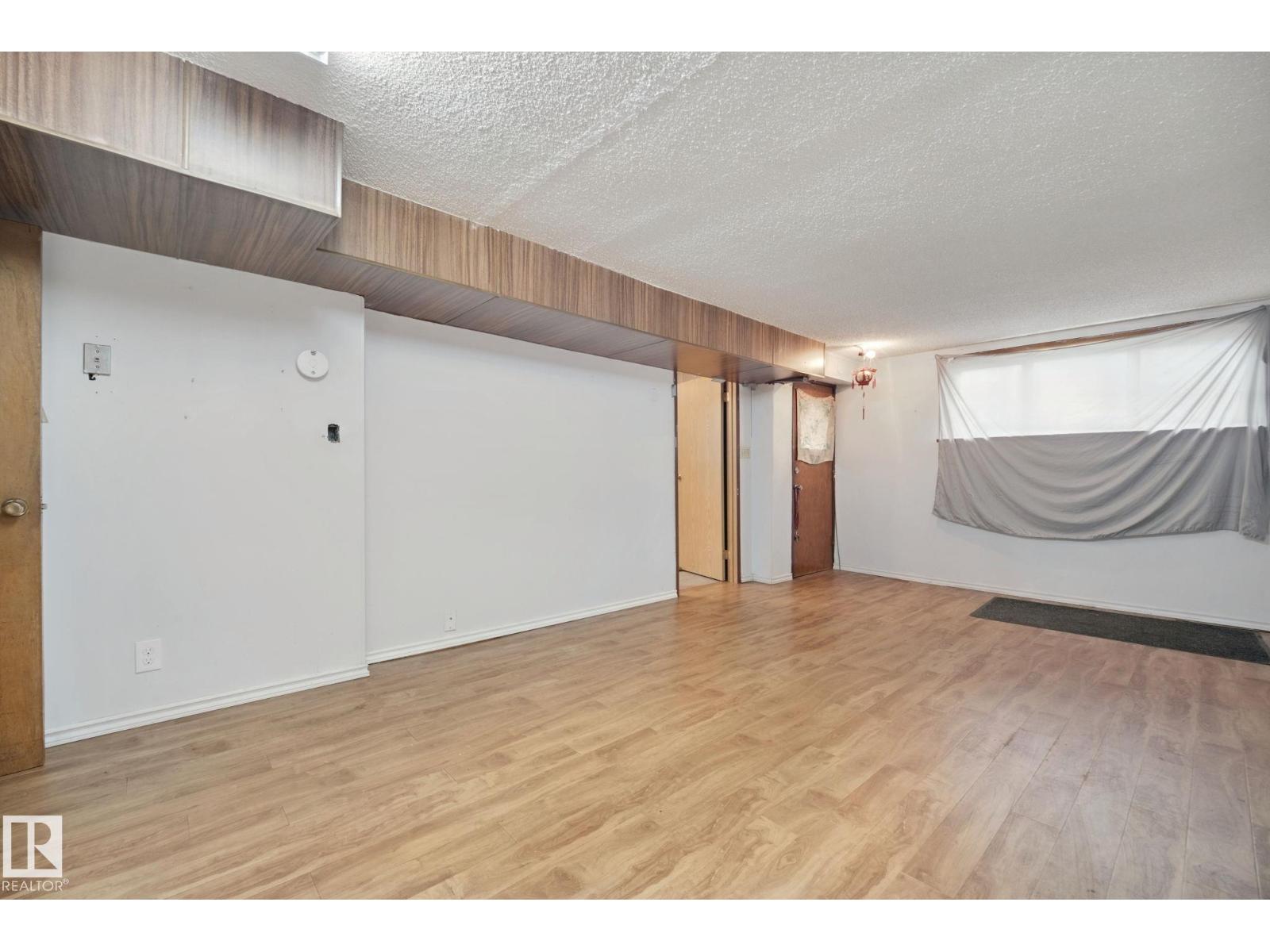 11705 81 ST NW - 37