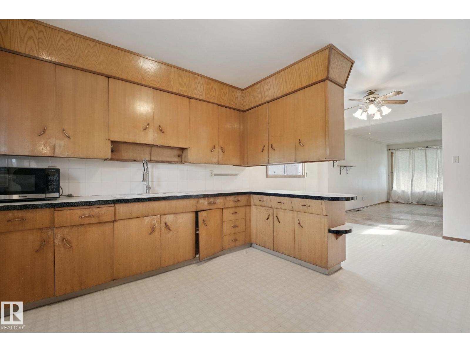 11705 81 ST NW - 15