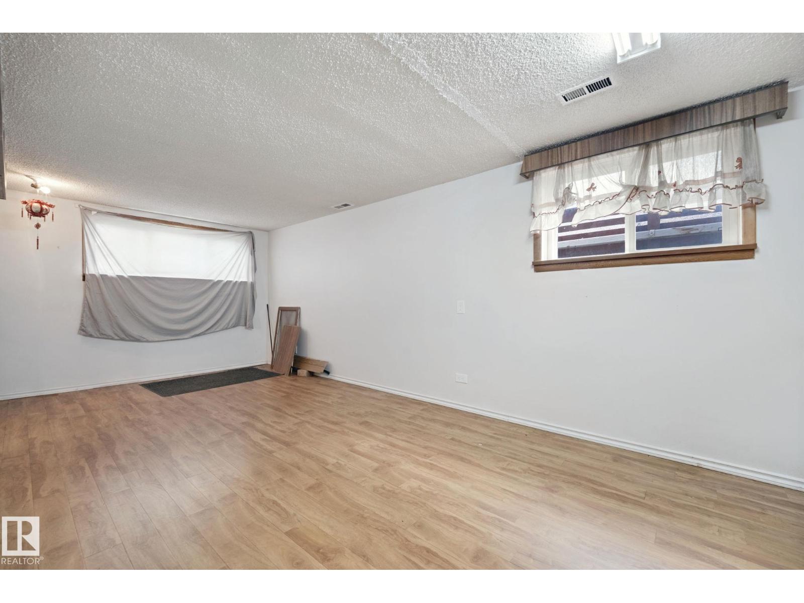 11705 81 ST NW - 36