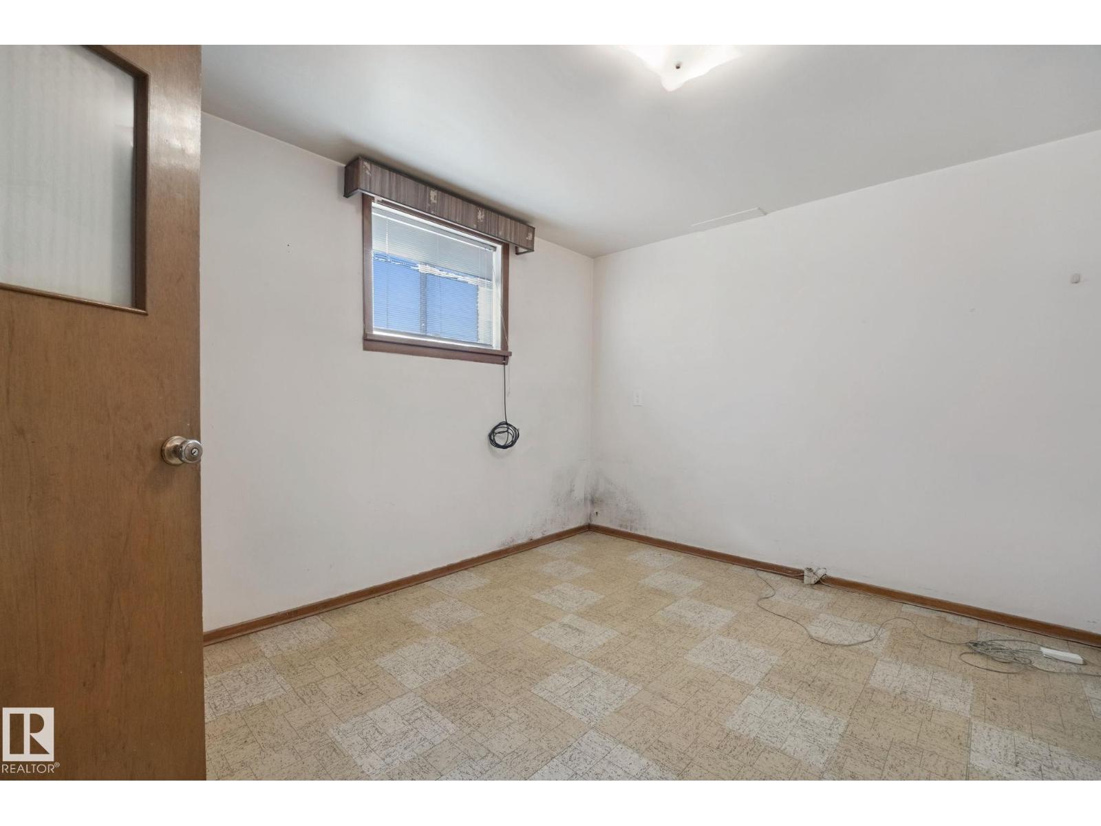 11705 81 ST NW - 29