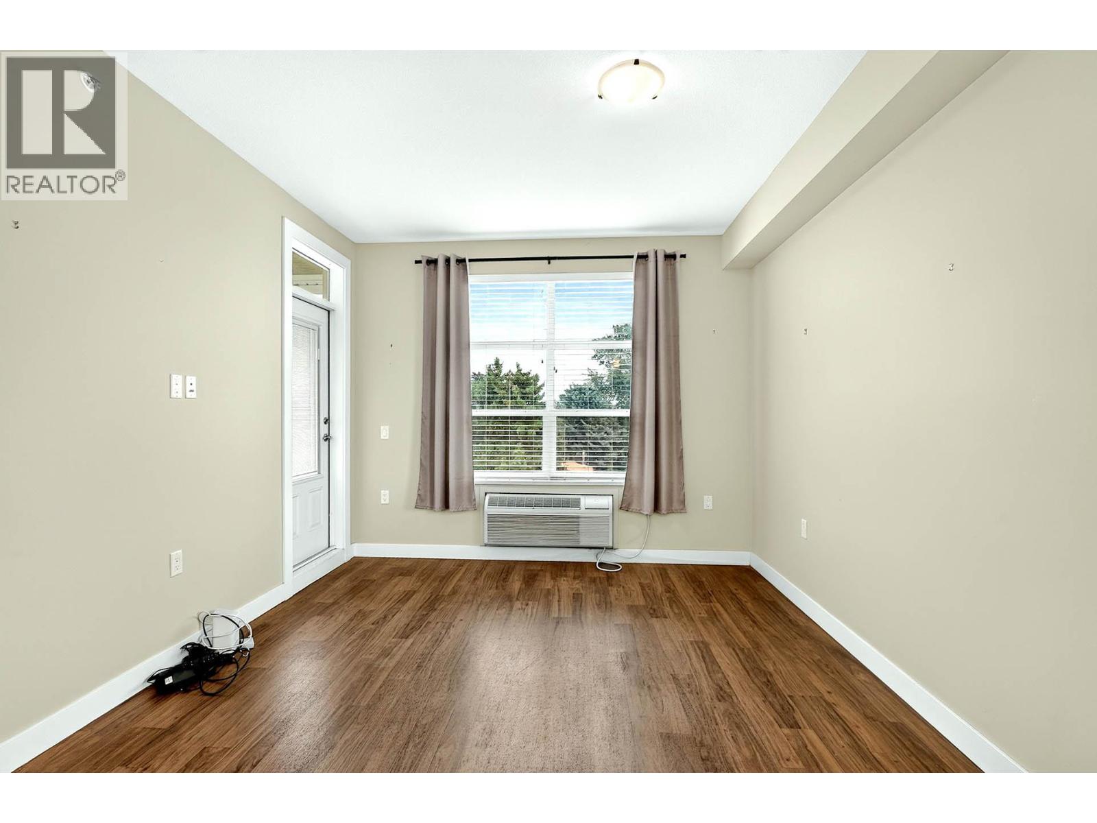 #423 755 Mayfair Street - 11