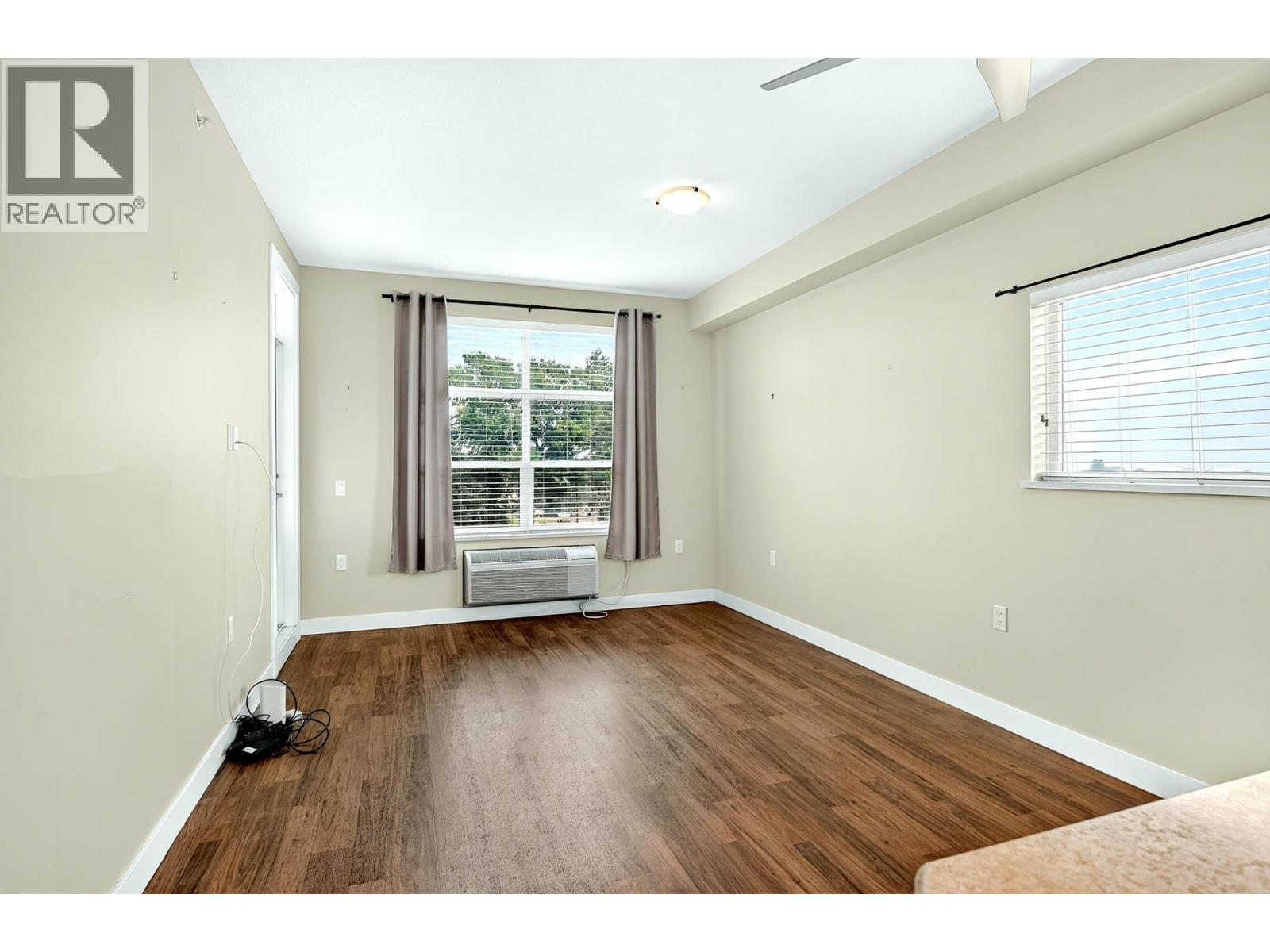 #423 755 Mayfair Street - Image 8
