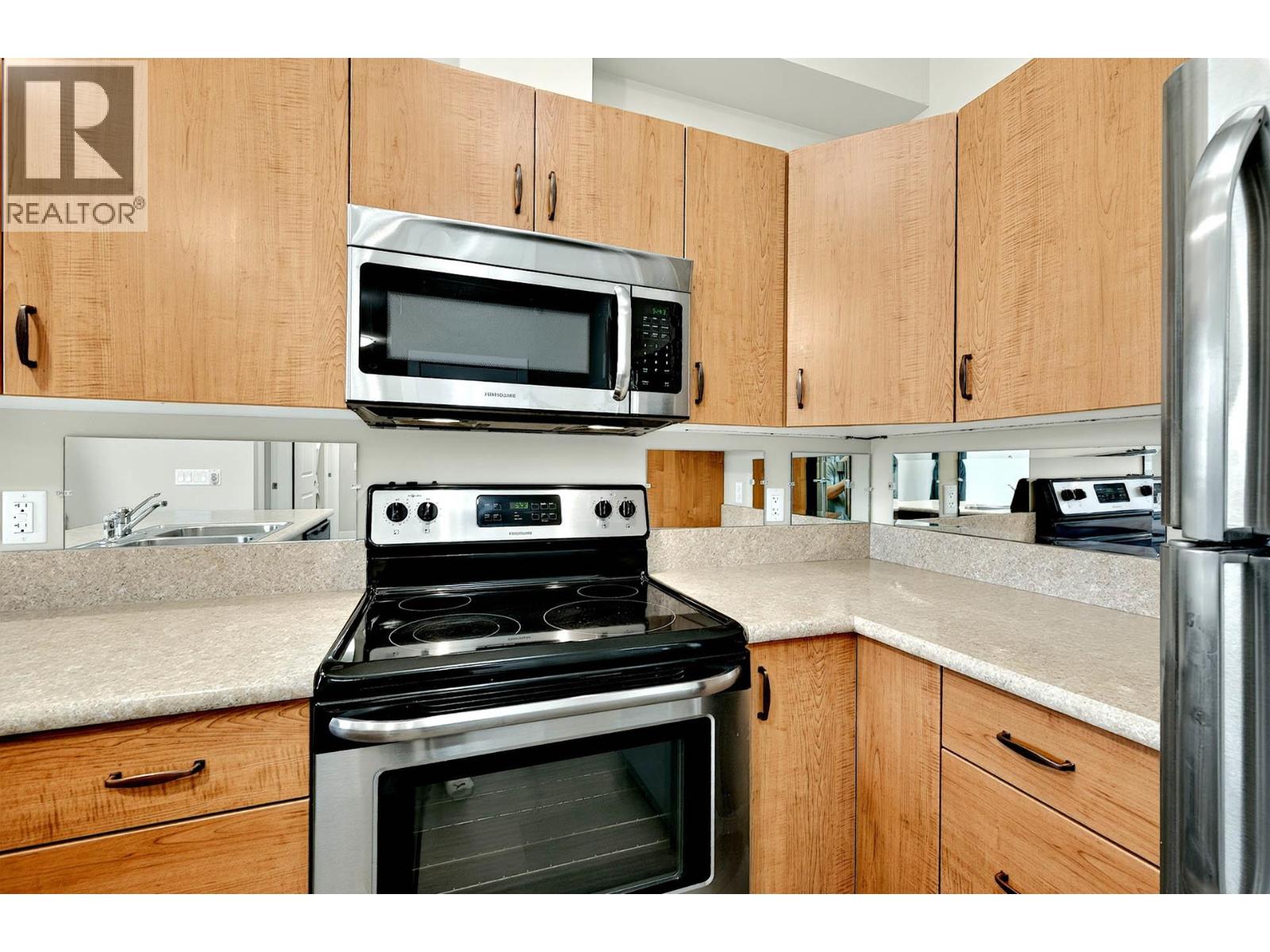 #423 755 Mayfair Street - 5