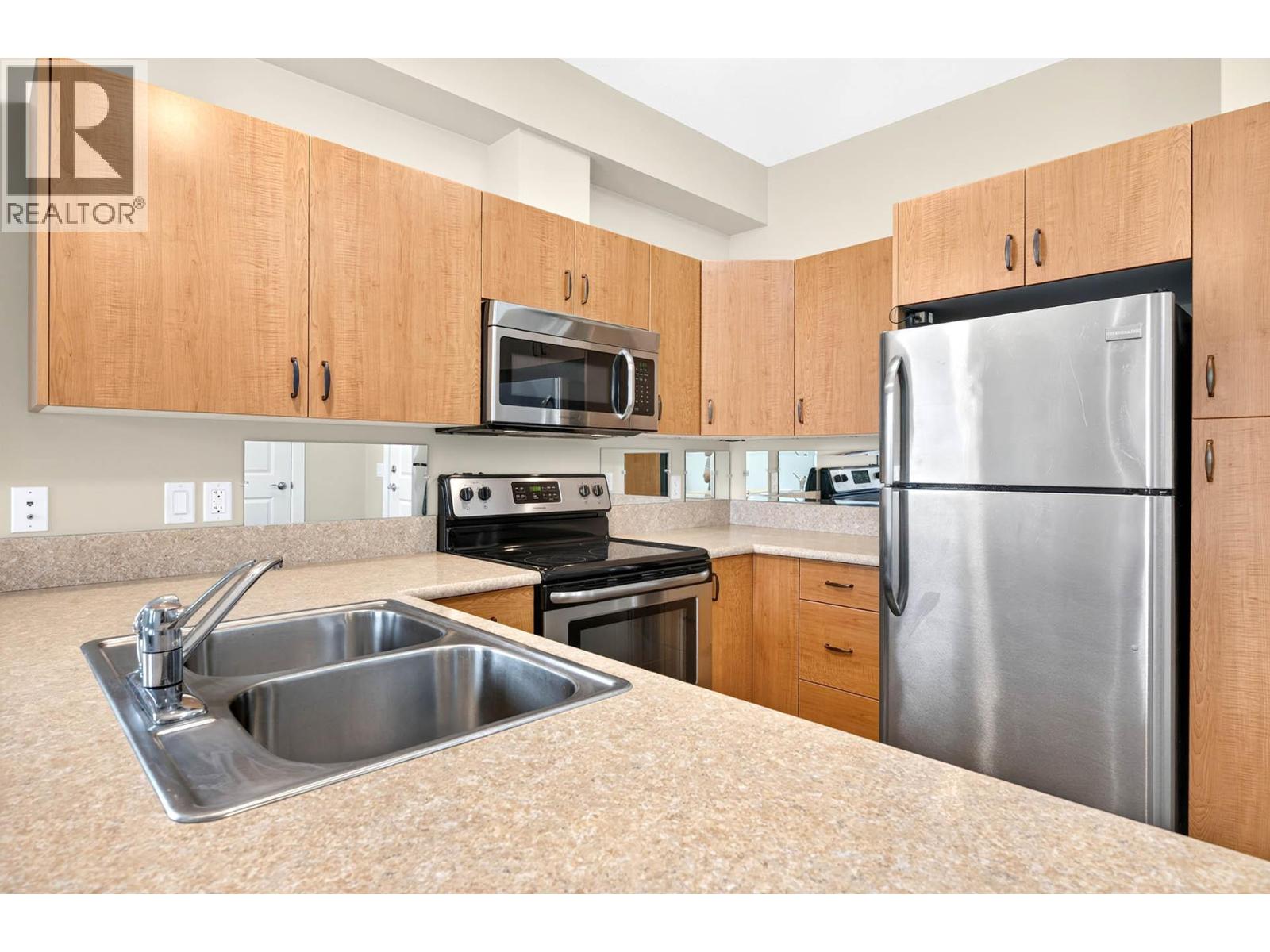 #423 755 Mayfair Street - 4