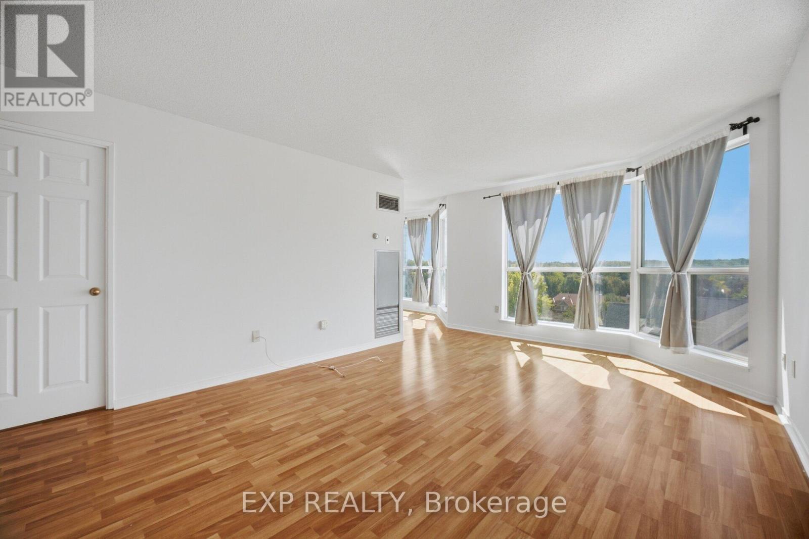 Photo of 2155 Burnhamthorpe Road