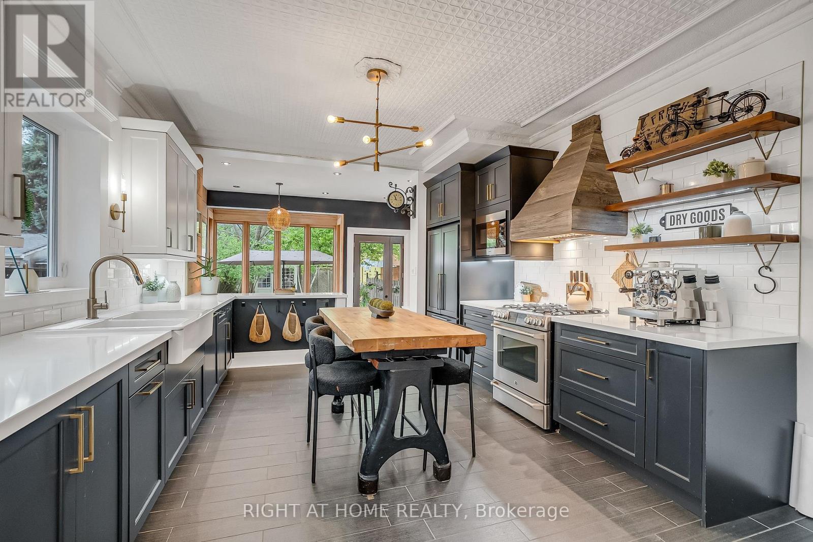 118 LANSDOWNE AVENUE - 1