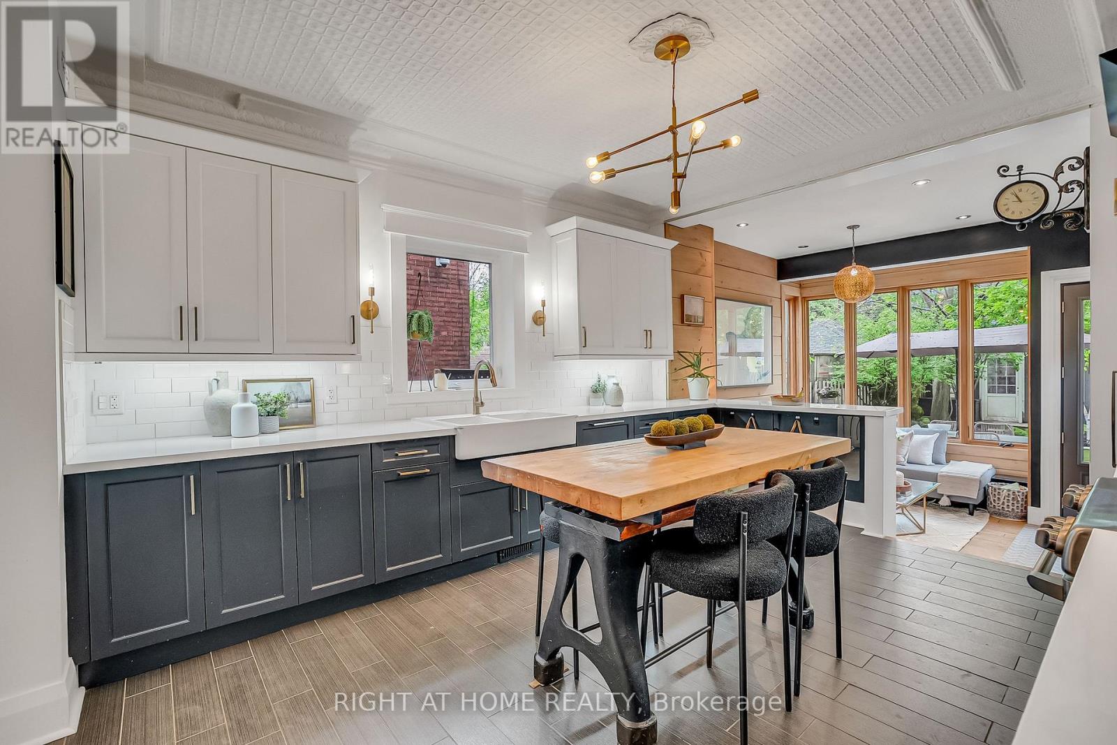 Photo of 118 LANSDOWNE AVENUE